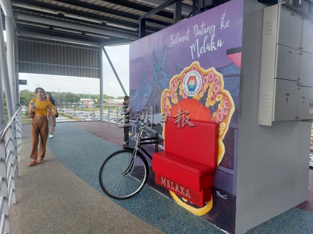 敦蒂惹天桥有保安及闭路电视确保安全