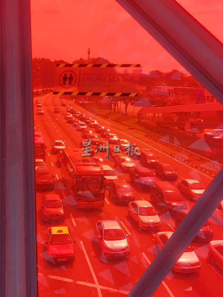 敦蒂惹天桥有保安及闭路电视确保安全