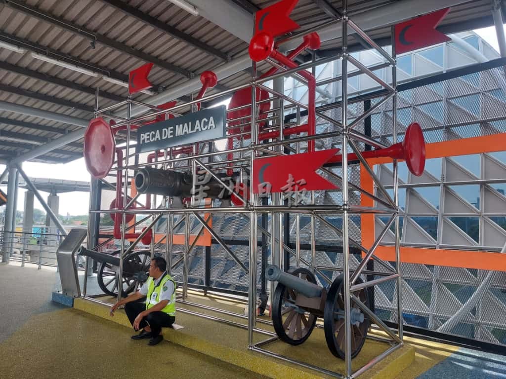 敦蒂惹天桥有保安及闭路电视确保安全