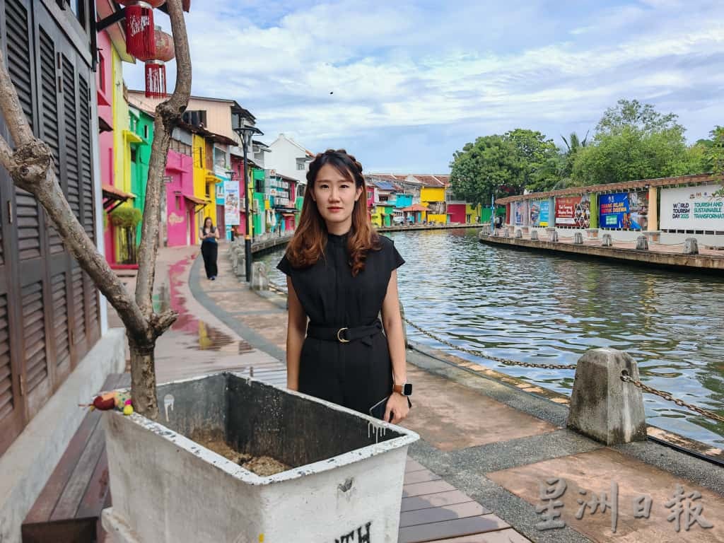 (古城版)花盆被当做垃圾桶,影响市容及植物生长