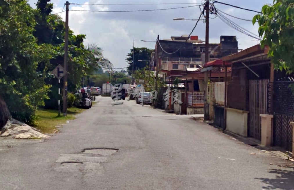 喷射式路面修补技术高效 周世扬:罗白一“洞”难找