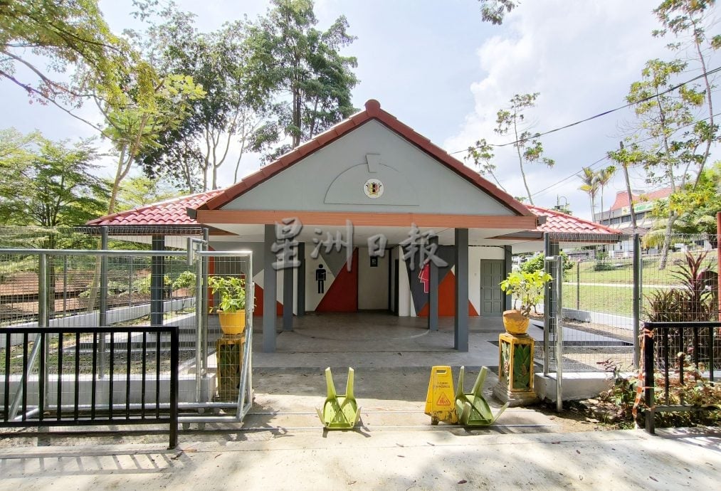 供星洲网/皇家山公园公厕焕然一新 添123盏路灯升级