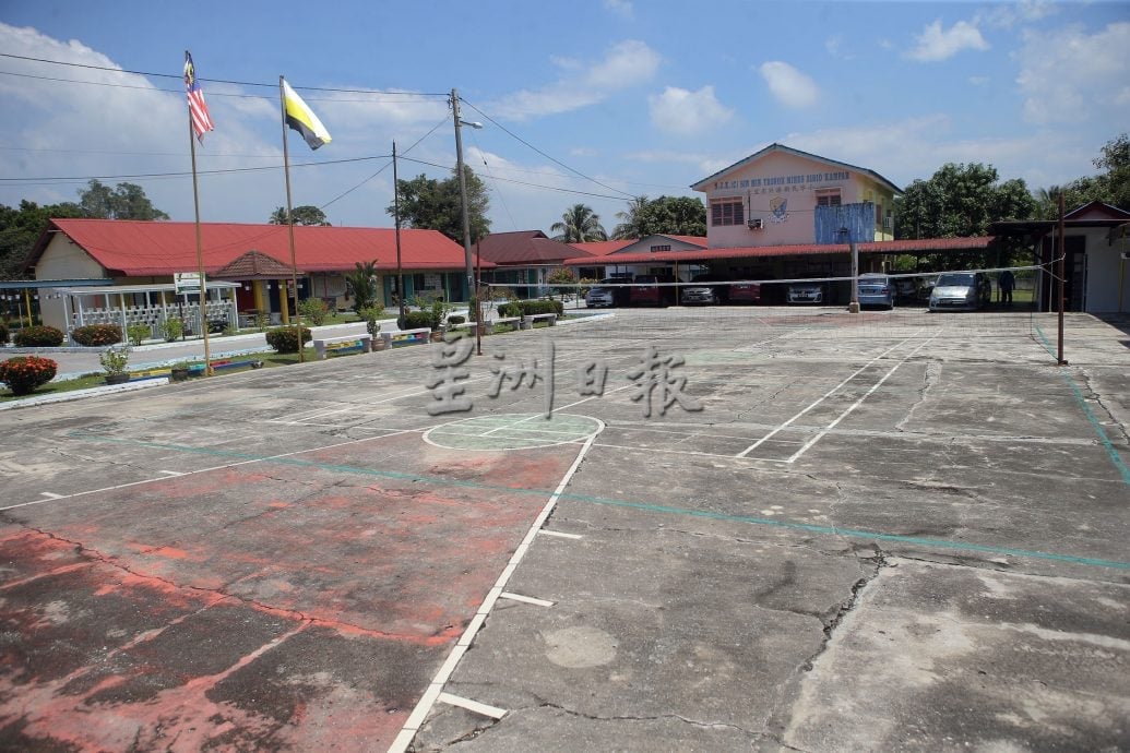 霹:19日见报∕封底主文∕微型华小 不微使命 | 东兴港新民小学看似“微小” 内则团结强大