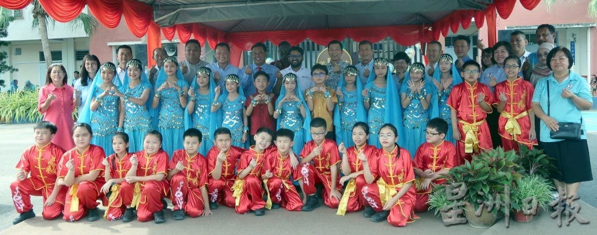 已签发 柔︰校园版头:华岚赞扬昔加末43校董家协 联手推动教育发展