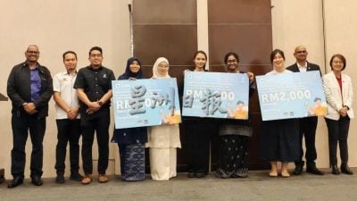 废弃食用油回收比赛   特殊教育中学收258公斤摘冠