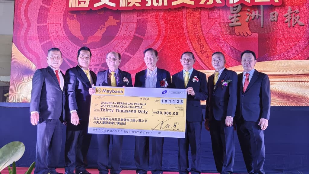 已签发 柔：社区版头：姚文春吁地方政府倾听小贩声音 制定更友善政策助成长