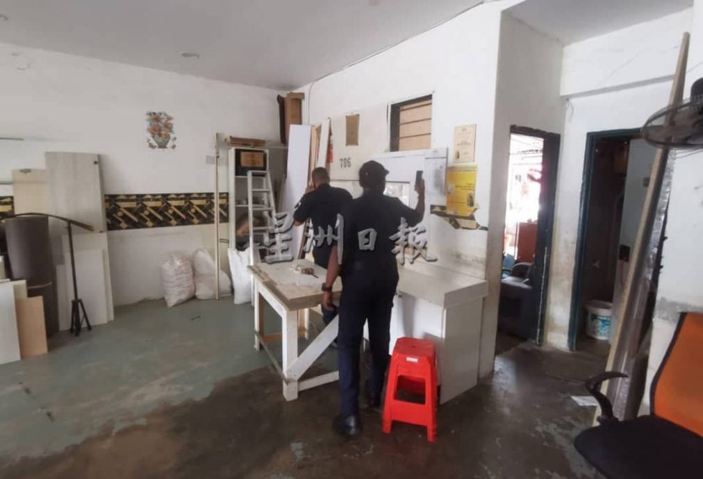 已签发(大都会)瓜冷市议会取缔年非法家具维修店