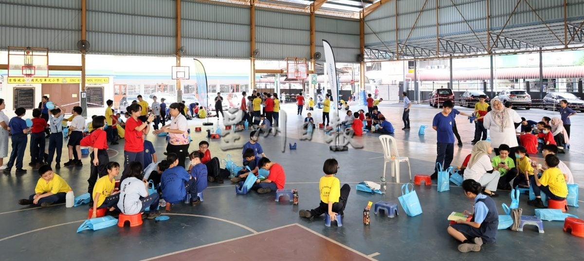 大都会(版头)/air selangor走入校园宣导节水