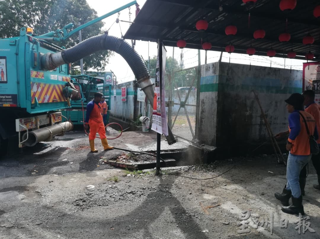 (古城第五版主文)格西当州选区展开清沟工作预防年尾水灾