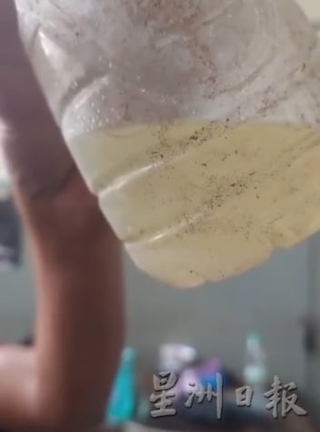 视频|汽油掺水致多辆车抛锚? 汝来油站紧急关闭引热议