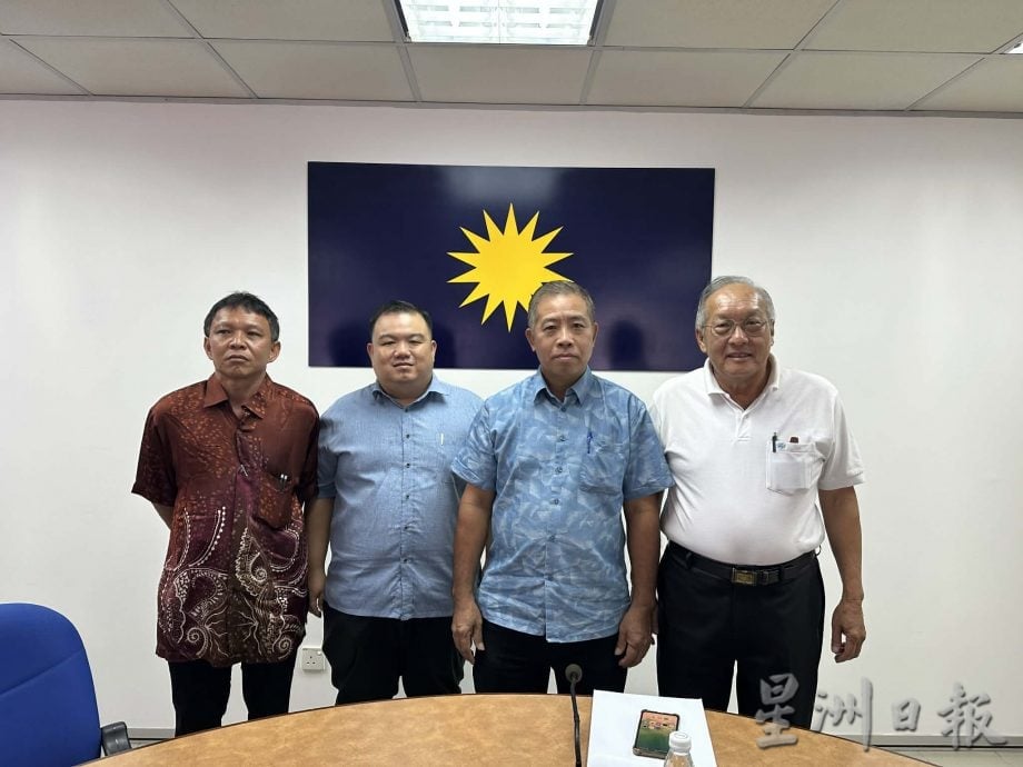 供星洲网：森州马华首获村长！两个重组村正式委任，村委阵容体现团结政府合作