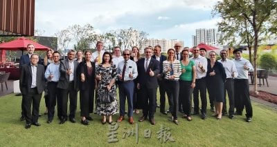 全球经济环境艰难  德国寻与马加深合作