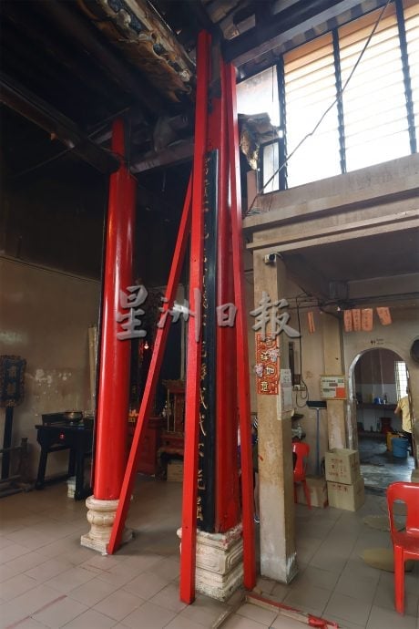 三圣宫百年古庙横梁坍塌 诺祖妮达承诺争取更多拨款修缮