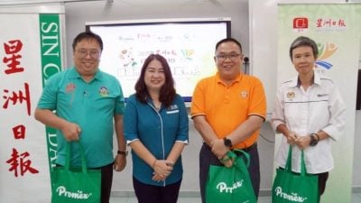 王富麟鼓励玻州学生   续阅读进修突破自我