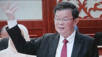 槟州议会| 曹观友：槟财务渐入佳境  卸任前确保槟有10亿储备金