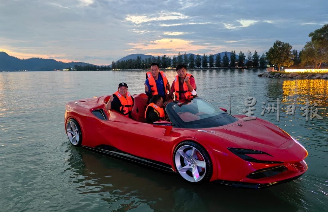 人造池天然海滩双结合 曼绒迎来首座水上乐园 