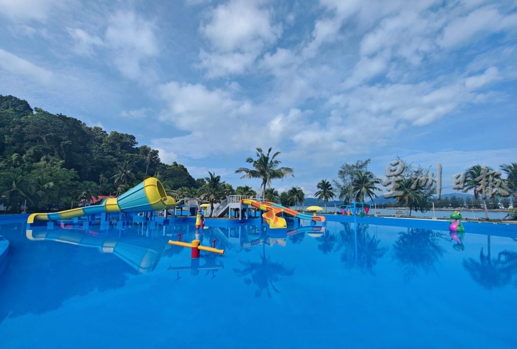 人造池天然海滩双结合 曼绒迎来首座水上乐园 