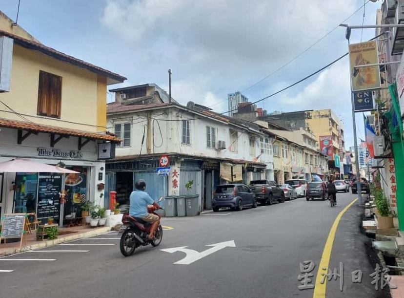 （古城第二版主文）武牙拉也街头近年来陆续有不同风格的咖啡馆成立