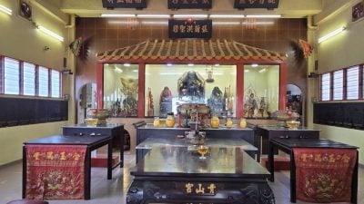 庙堂之旅 | 13呎高张公圣君像坐镇  青山宫香火旺成打卡点