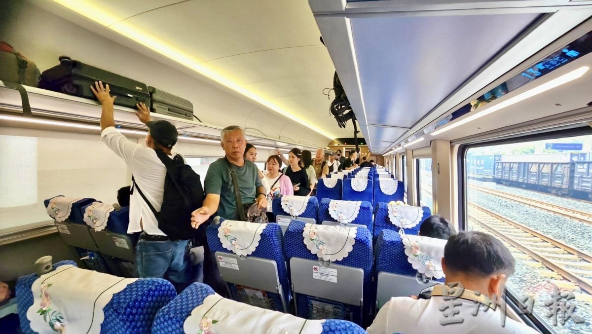 供星洲网/10名银发“背包客”的圆梦旅程，从芙蓉搭火车一路向北抵达北京