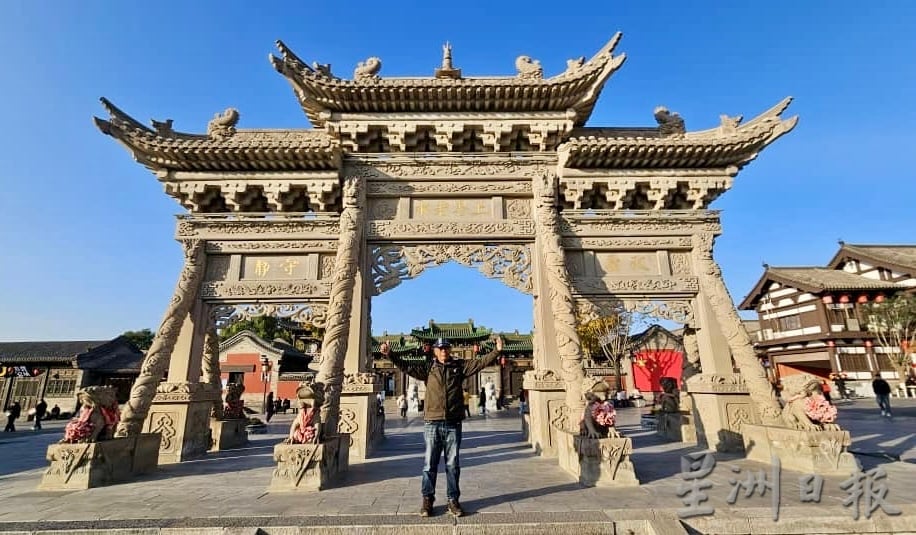 供星洲网/10名银发“背包客”的圆梦旅程，从芙蓉搭火车一路向北抵达北京