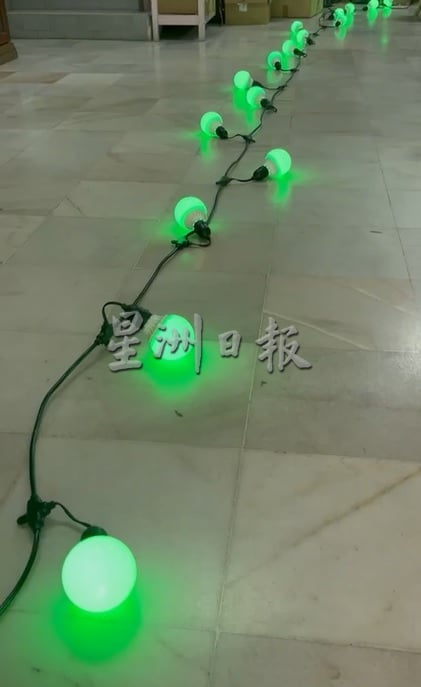 供星洲网/罗白再“添灯” 14楼组屋装七彩幻灯