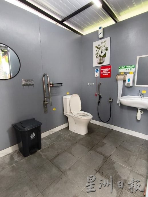 获房地部年度最佳油站厕所 厕所干净带动生意增长