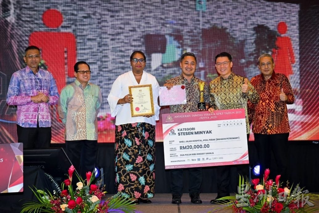 获房地部年度最佳油站厕所 厕所干净带动生意增长