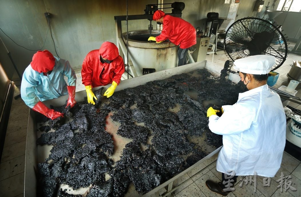 大霹雳封底主文／【怡保白咖啡】｜从炒豆走向餐饮 白咖啡业翻开品牌新篇 