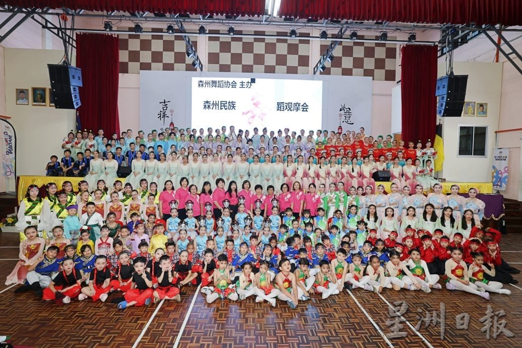 谢琪清承诺拨款逐年增加，让民族舞蹈在森州继续开枝散叶