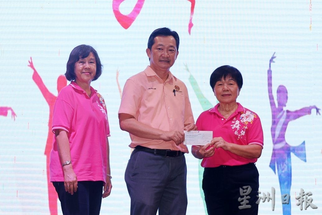 谢琪清承诺拨款逐年增加，让民族舞蹈在森州继续开枝散叶