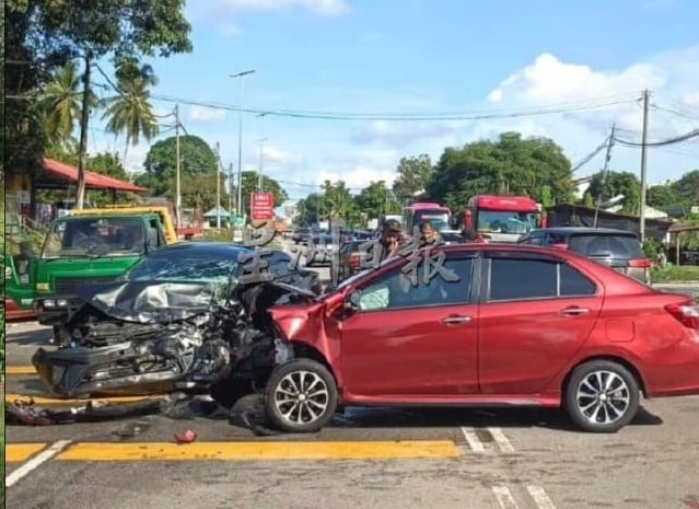 两车迎撞惨剧！女童命丧车祸　4人受伤送医