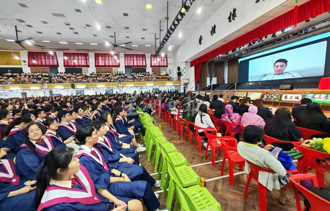 芙中365名毕业生回馈母校　献上10.2万“毕业厚礼”