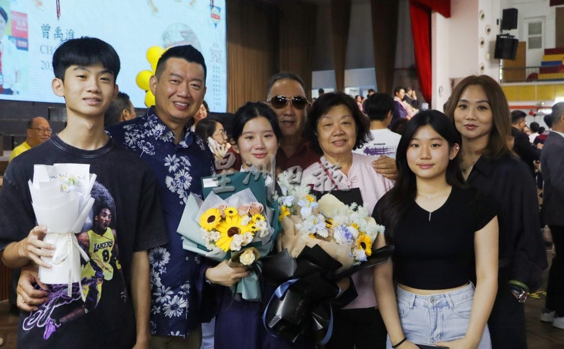 芙中365名毕业生回馈母校　献上10.2万“毕业厚礼”