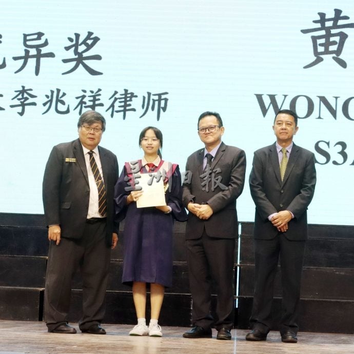 芙中365名毕业生回馈母校　献上10.2万“毕业厚礼”