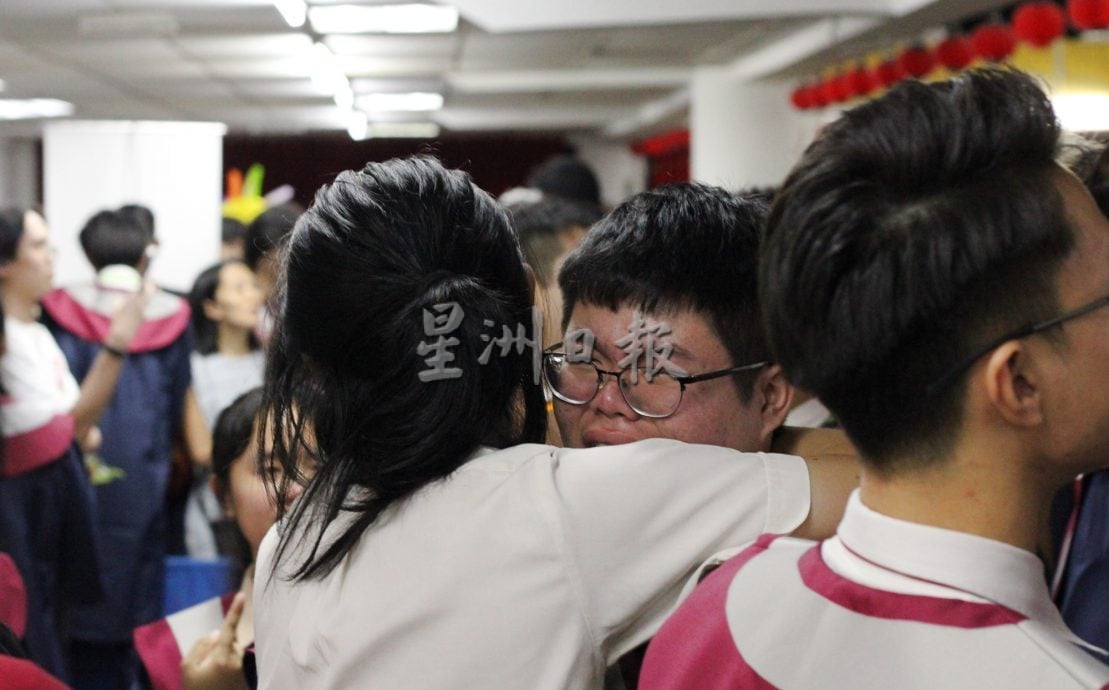 芙中365名毕业生回馈母校　献上10.2万“毕业厚礼”