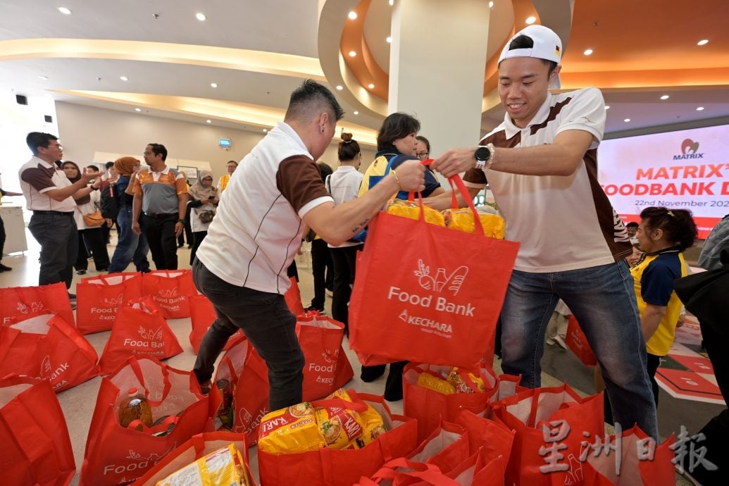 金群利、佛光会与Kechara携手为40弱势家庭送暖