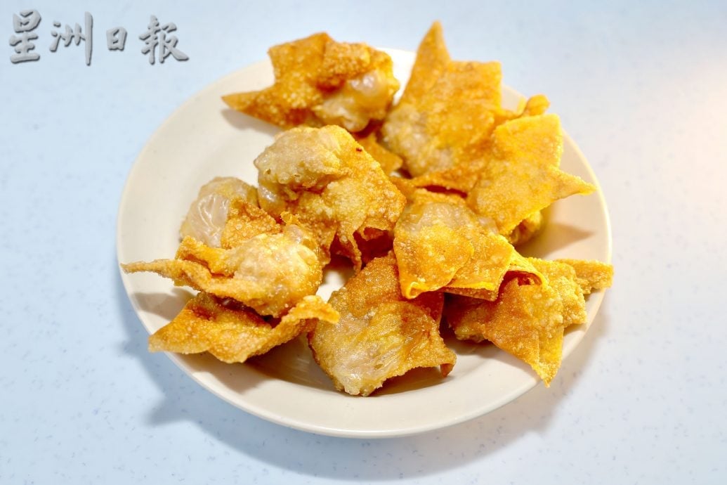 霹／版头／【人气美食】／白丽莎花园住家式云吞面档 多种风味人气旺