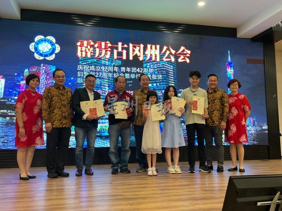 易沛鸿：霹古冈新时代开拓创新 青年活跃文化活动丰富