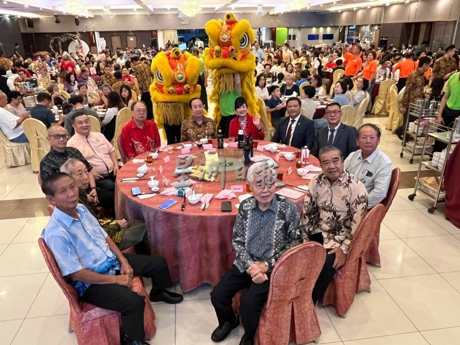 易沛鸿：霹古冈新时代开拓创新 青年活跃文化活动丰富