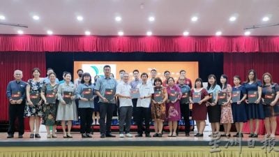 邱培栋：提高分析能力辨真伪   鼓励多阅报拓展视野