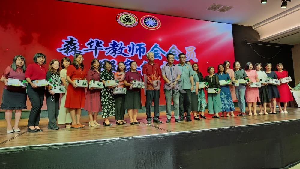 (供花城)NS芙蓉/DG 12级别副校长无法调动 谢琪清:明年制度改或可“解冻”