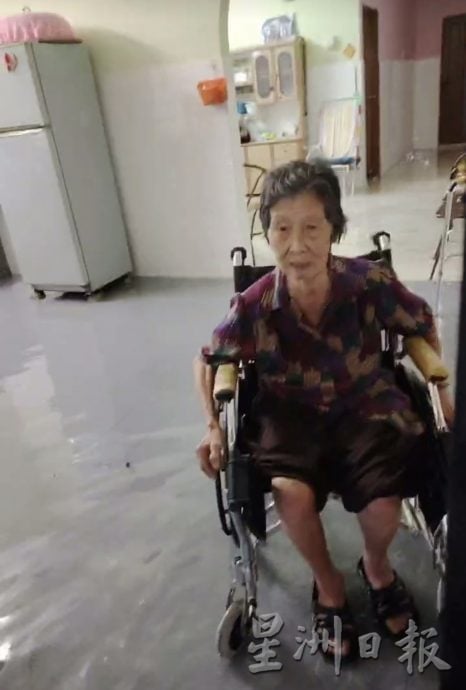 十多个小时长命雨 曼绒县多区淹水