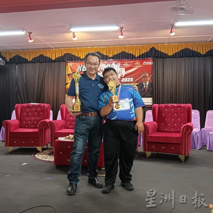 不一样的孩子，一样能发光　唐氏少年叠杯梦起飞