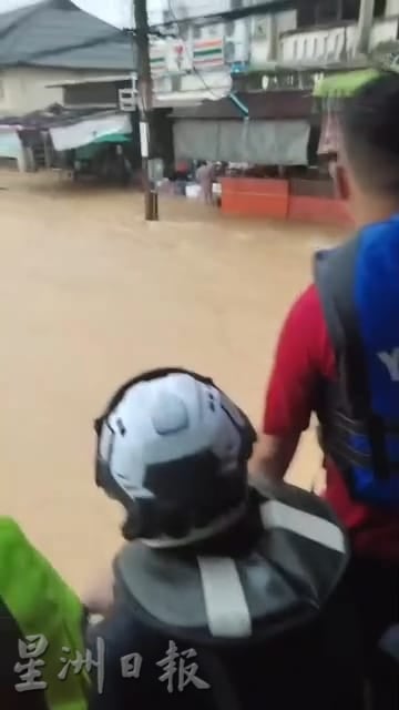 万里望义消队赴泰 助撤离大马人