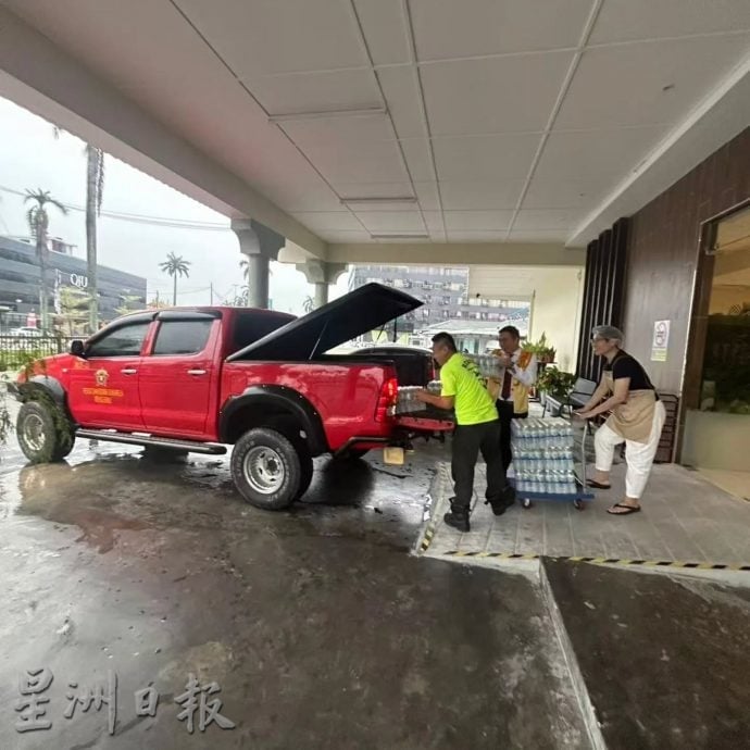 万里望义消队赴泰 助撤离大马人