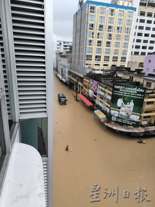泰南大水灾|水灾扰乱出游计划 旅客延后合艾之旅