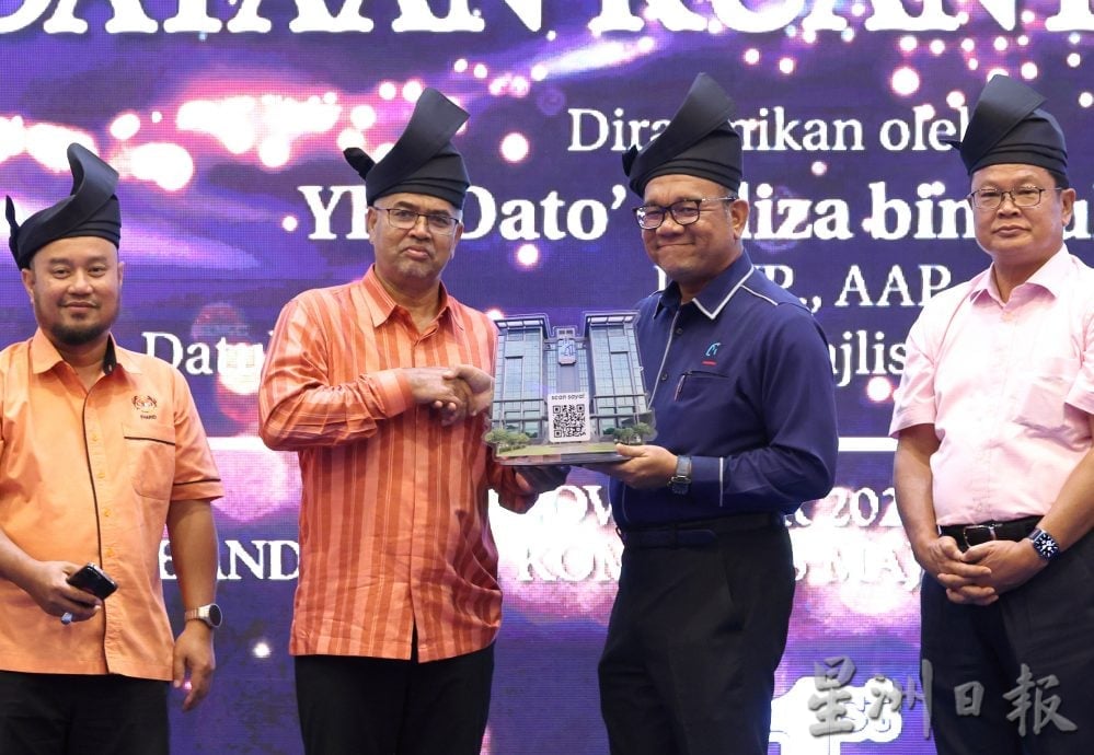 东：（已签发）建设关丹成为旅游城市的目标，已经完成了88%。