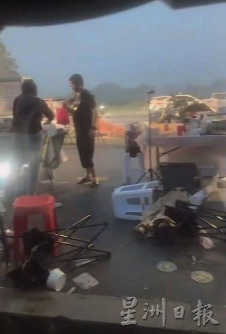 （古城第三版主文）武吉士灵烈美食中心遭强风暴雨袭击