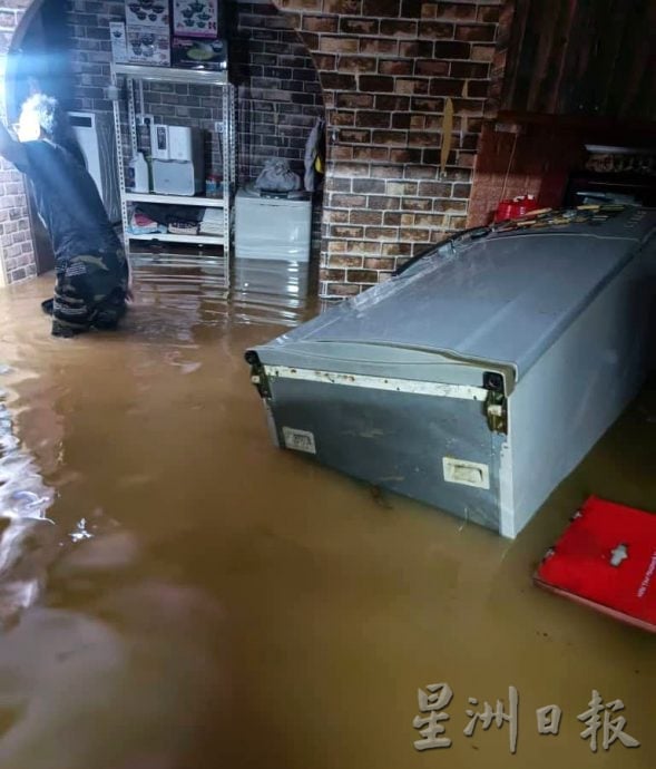 供星洲网:雨季“突袭”森州 户外活动受阻 水灾热点基层救援队“全面戒备”